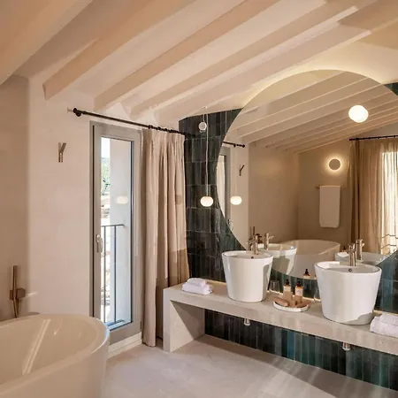 Veri Hotel *